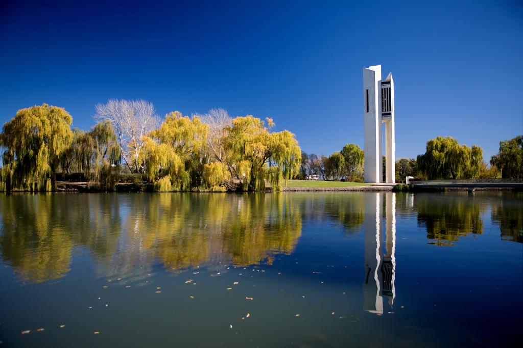 The,national,carillon,located,on,lake,burley,griffin,in,canberra,